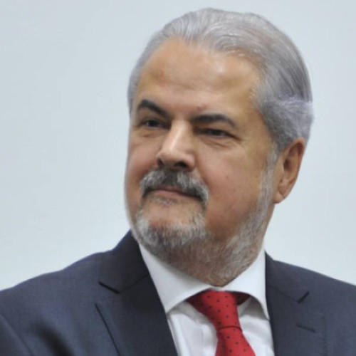 Adrian Năstase critică modul în care au fost organizate funeraliile fostului președinte