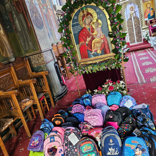 Campanie caritabilă pentru sprijinirea elevilor din Botoșani: ghiozdane și rechizite oferite de biserici