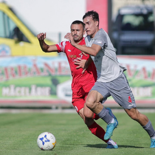 echipele locale de fotbal continuă pregătirile pentru noul sezon