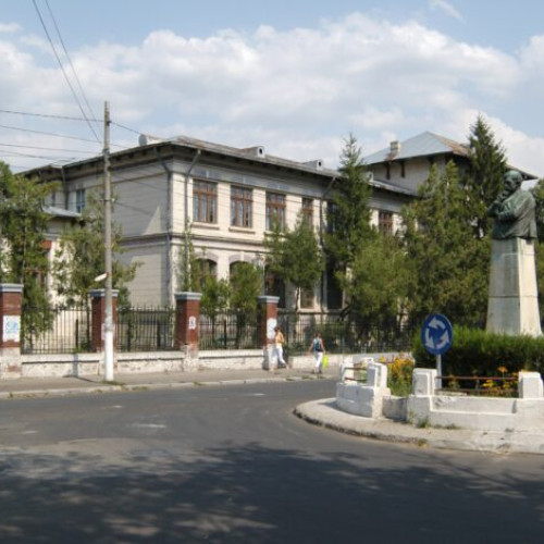 Primarul din Râmnicu Sărat pune presiune pe constructor pentru finalizarea lucrărilor la liceul „Alexandru Vlahuță” în timp util