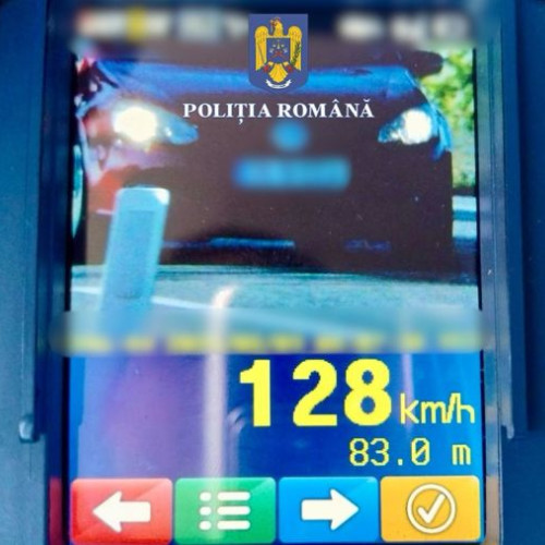 Un șofer din București, prins conducând cu viteză excesivă în județul Bacau