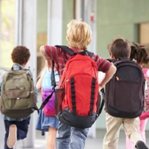 premierul Ilie Bolojan: școlile ar trebui să își deschidă porțile pe 8 septembrie