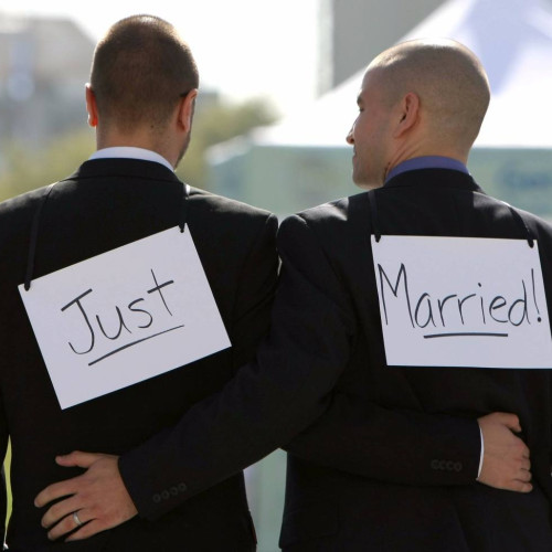 Grecia legalizează căsătoria între persoanele homosexuale, copiii pot fi adoptați - BBC