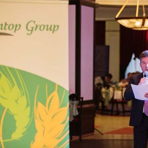 Fermierii ieșeni au primit subvenții agricole mai mari în 2024, cele mai consistente sume fiind atrase de exploatații de mari dimensiuni, printre care se numără și firmele coordonate de omul de afaceri Mihai Haraga. Acesta administrează una dintre cele mai extinse structuri agricole din regiune și a reușit să obțină peste 11% din totalul subvențiilor acordate în județ. Potrivit datelor APIA Iași, în campaniile 2022-2023 și 2023-2024, fondurile totale au crescut de la aproximativ 80,78 milioane euro la peste 83,3 milioane euro, distribuind astfel bani pentru aproape 16.000 de beneficiari.