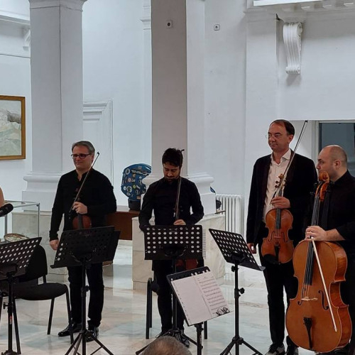 Concertul „Povești de dragoste” a adunat un public numeros în Ziua Îndrăgostiților, la Muzeul de Istorie din Târgoviște