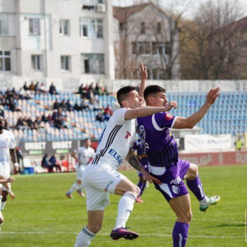 FC Botoșani și FC Argeș se întâlnesc într-un meci tensionat din Superligă
