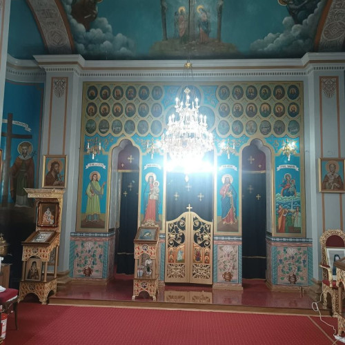 sfântul Nifon, un ierarh păstoritor și binecuvântat al Bisericii Ortodoxe, a fost sărbătorit pe 11 august. Născut în sudul Greciei, în zona Peloponez, între anii 1434 și 1440, el a primit la botez numele Nicolae. În tinerețe, a fost tuns în monahism de către călugărul Antonie, moment în care a primit numele Nifon.