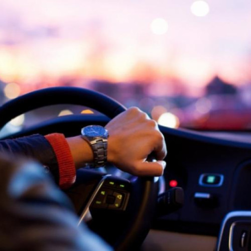 Bărbat din Botoșani arestat după ce a condus sub influența alcoolului fără permis