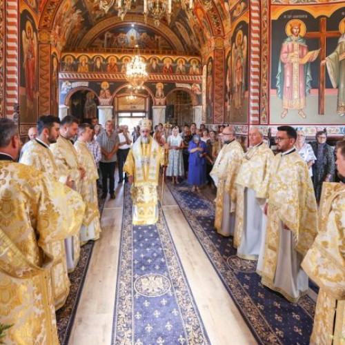 slujire duhnică la dumbrăveni, vrancea, de către arhiepiscopul ciprian