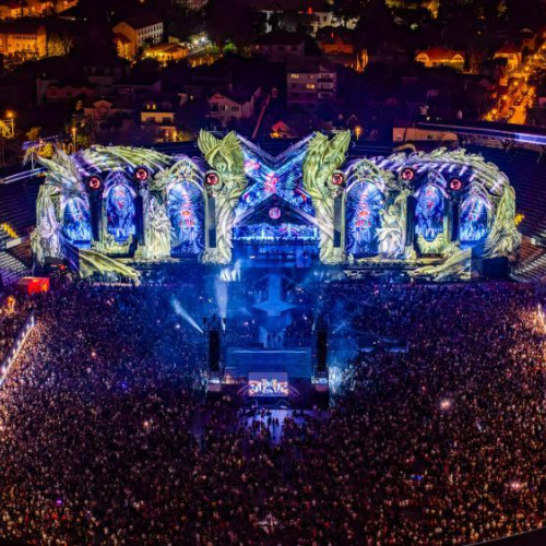 Alin Țișe postează fotografii cu gazonul de pe Cluj Arena după Untold