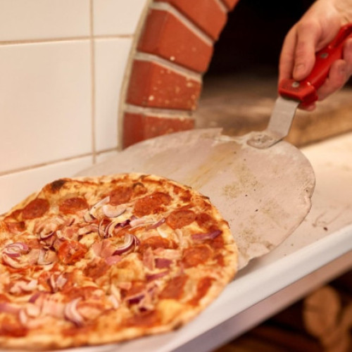 Critici for posteritatea: o pizzerie din Italia a impus taxe suplimentare pentru eliminarea ingredientelor