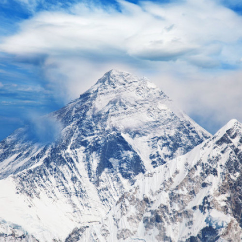 Nepalul va oferi acces gratuit la 97 de vârfuri din Himalaya în următorii doi ani