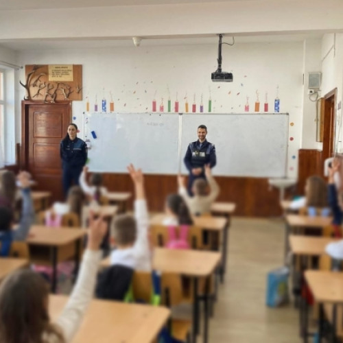 495 de Beneficiari Implicați în Activitățile Preventive din Școlile Argeșene în Ultimele 24 de Ore!