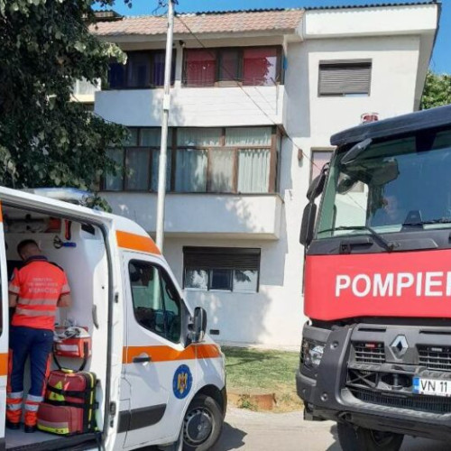 echipaj SVSU Odobești intervine pentru deblocarea unei case în Focșani