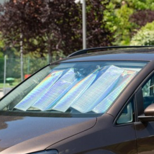 Copil român în stare gravă după ce a fost lăsat în mașină sub soarele arzător