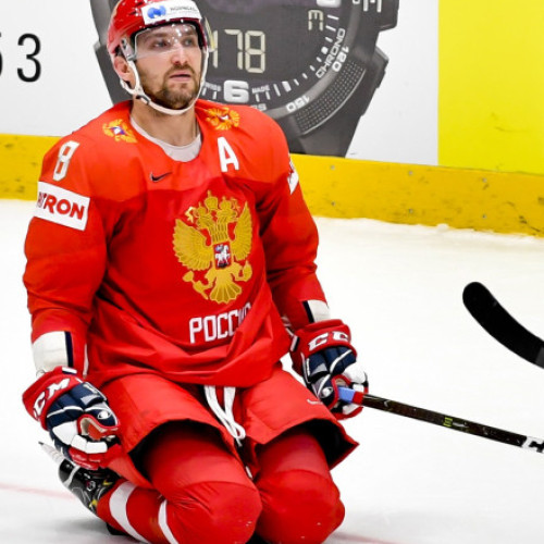 Alexandr Ovecikin, capitánul echipei washington Capitals și cel mai bun marcator din istoria NHL, are conturile bancare blocate în Rusia pentru nedepunerea declarațiilor fiscale