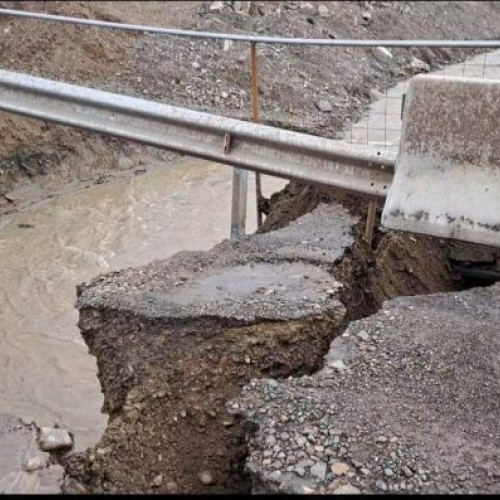 Podul provizoriu de la Milișăuți se redeschide sâmbătă. Prefectul de Suceava a anunțat că traficul va fi reluat.