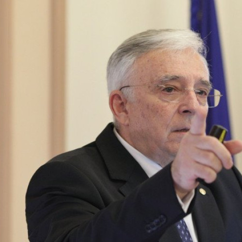 Guvernatorul BNR: măsurile de reducere a cheltuielilor, mai grele decât majorarea impozitelor