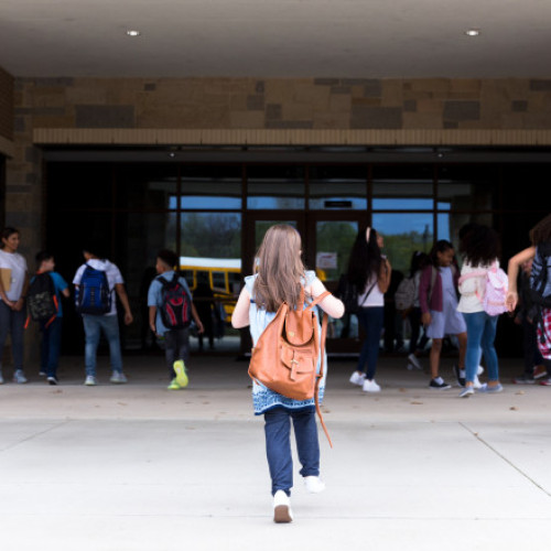 Anul școlar 2025-2026 începe pe 8 septembrie și se încheie pe 19 iunie