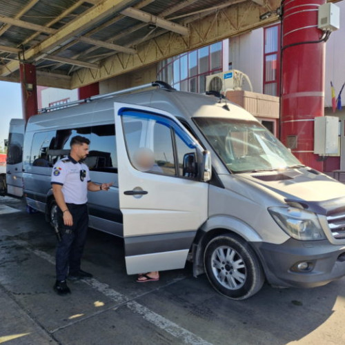 Trei șoferi români, prinsi cu bunuri ascunse la vama în Botoșani