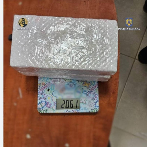 Prins în flagrant: Bărbat arestat în Timişoara pentru vânzare de cocaină în valoare de 70.000 euro