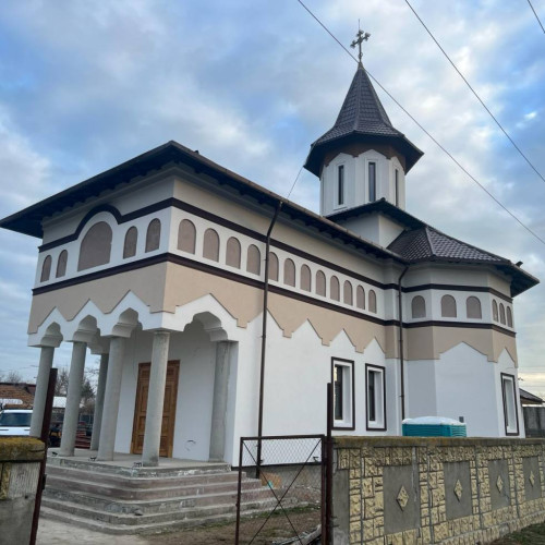 LICITAȚIE PENTRU PICTURĂ LA BISERICĂ DIN CREVEDIA II, TITU