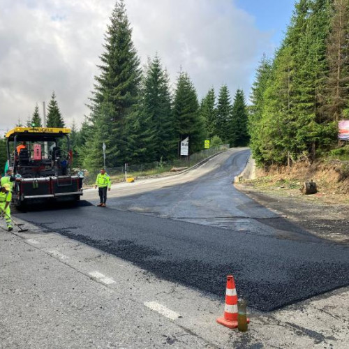Start de lucrări de asfaltare pe drumul spre stațiunea Muntele Băișorii