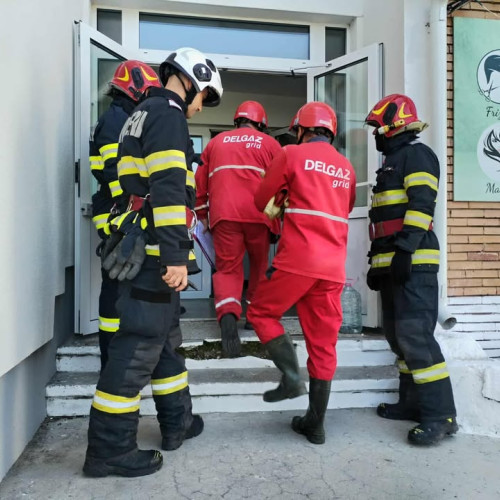 Panică într-un bloc din Dorohoi după alarmă de incendiu