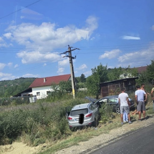 accident grav pe DN67 în Targu Cărbunești după o depășire și un viraj greșit