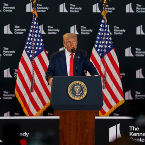 Donald Trump anunță câștigătorii premiilor Kennedy Center și promite sfârșitul politicii woke