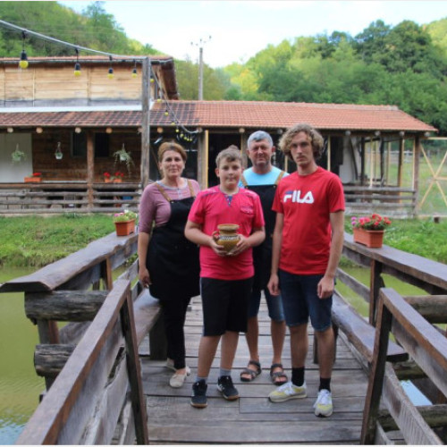 familia Jidoi organizează o nouă ediție a festivalului păstrăvului la Briheni