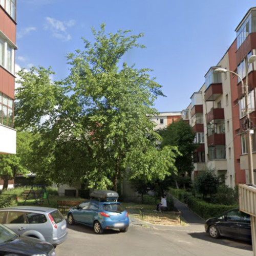 Locuitorii unui bloc din Cluj-Napoca solicită intervenție pentru reducerea deșeurilor stradale