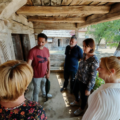 Gorjul promovează patrimoniul cultural prin vizita jurnaliștilor francezi