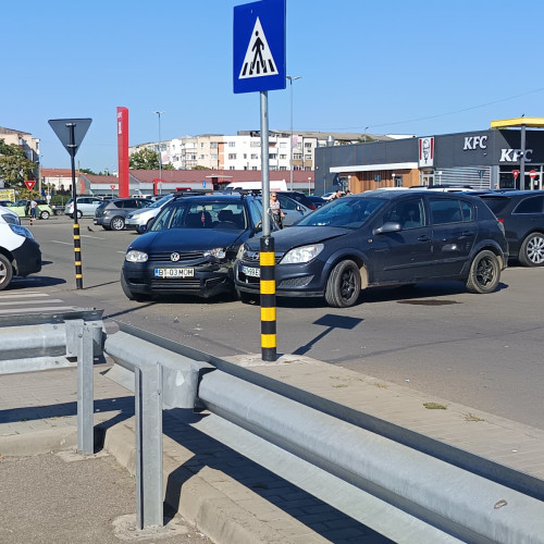Accident la supermarketul Kaufland din Botoșani, o persoană fiind rănită