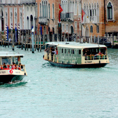Venetia analizează creșterea tarifelor pentru gondolele &quot;secrete&quot; folosite de localnici