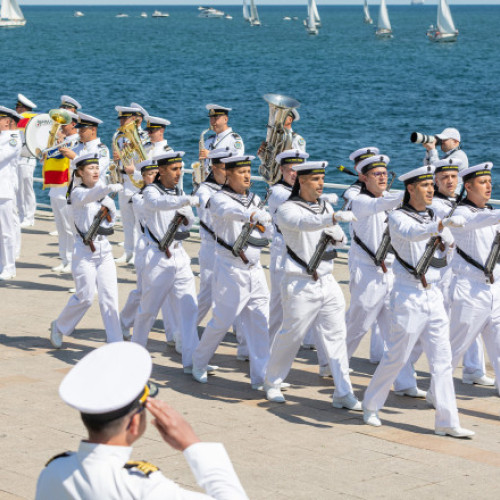 Ziua Marinei Române, sărbătoare națională și militară, marcată anual pe 15 august, a avut loc și în acest an printr-o serie de evenimente importante în mai multe orașe ale țării. Aceasta coincide cu sărbătoarea dedicată Sfintei Marii, considerată ocrotitoarea marinarilor.