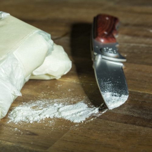 Doi suspecti retinuti dupa descoperirea a peste 66 de kilograme de cocaina in judetul Sibiu