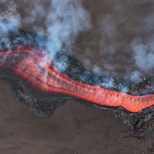 Vulcanul Etna a început să erupă joi dimineața prin două cratere