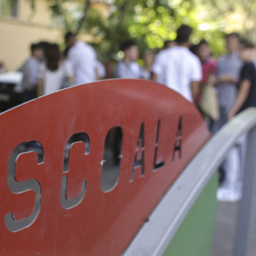 Sumele de 500 de lei pe cardurile educaționale pentru anul scolar 2024 - 2025 trebuie cheltuite până pe 31 august 2025