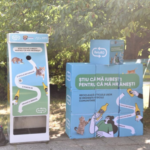 primele automate inteligente pentru hrănirea pisicilor comunitare instalate la muzeul satului