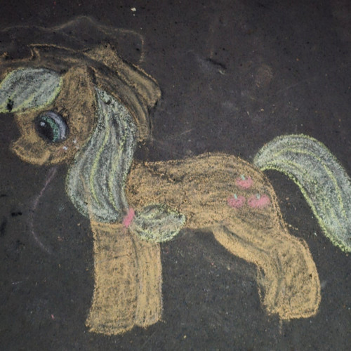 artist talentat a transformat zona de joacă din grădina publică într-o galerie de povești