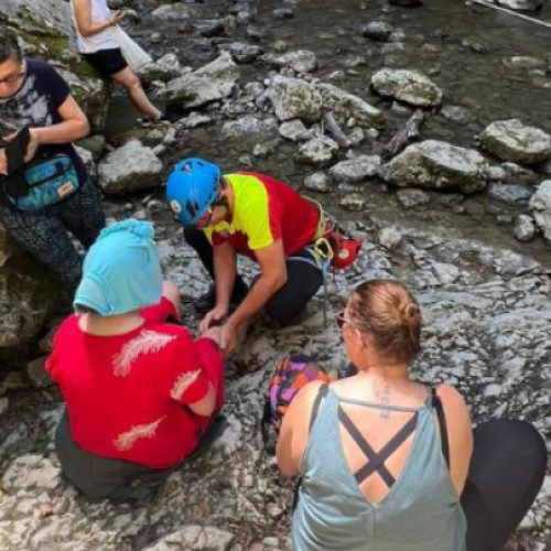 copil de 11 ani rănit pe traseu montan în județul Alba