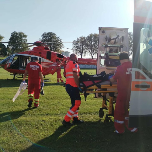 Elicopter SMURD, în acțiune pentru salvarea unui bărbat în stare gravă în Botoșani