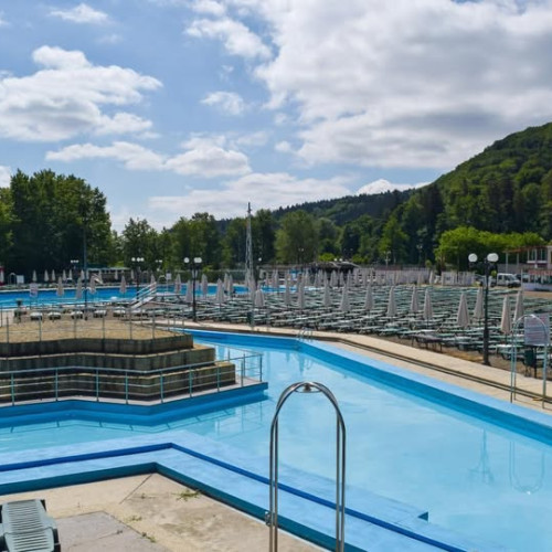 Bazinele pentru copii și zona VIP de la Strandul Municipal Piatra-Neamț, închise temporar