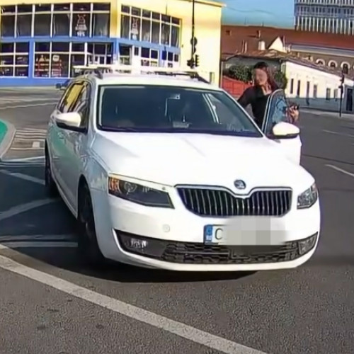 Cluj-Napoca: mașină care a pornit singură în centrul orașului