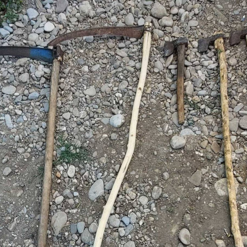 Doi suspecți cu obiecte periculoase, depistați la Târgul de Sfânta Maria din Cornești