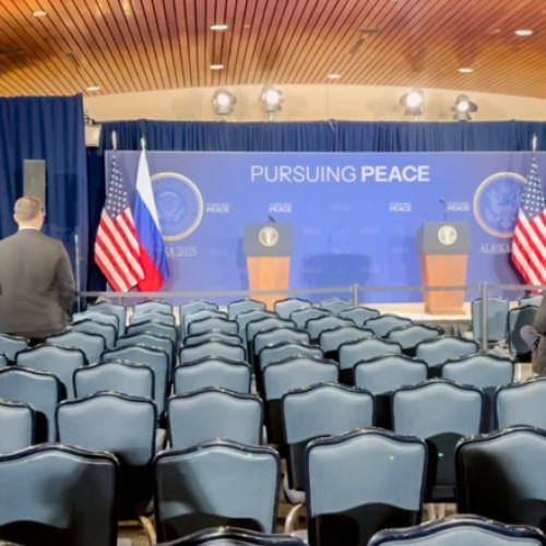 Întâlnire scurtă între Trump și Putin la Anchorage, fără întrebări din partea jurnaliștilor