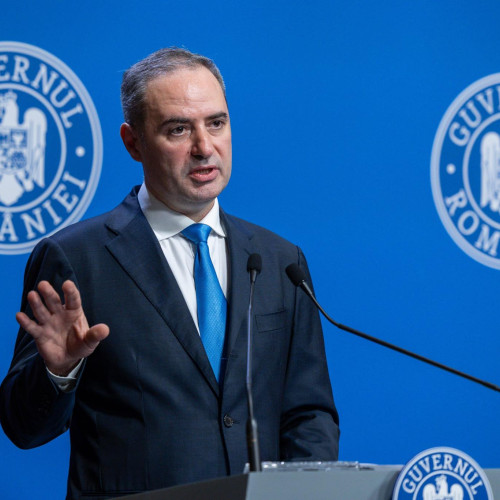 Fitch reconfirmă ratingul României, dar menține perspectiva negativă