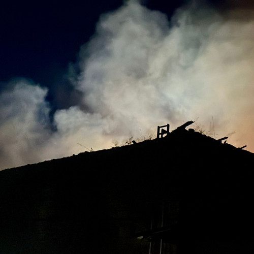 incendiu la cabana din cisnadioara stins după mai bine de trei ore de luptă cu flăcările