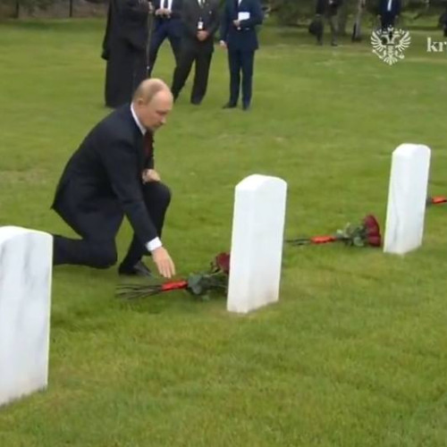 Vladimir Putin a depus flori la cimitirul din Alaska în semn de omagiu pentru soldații sovietici
